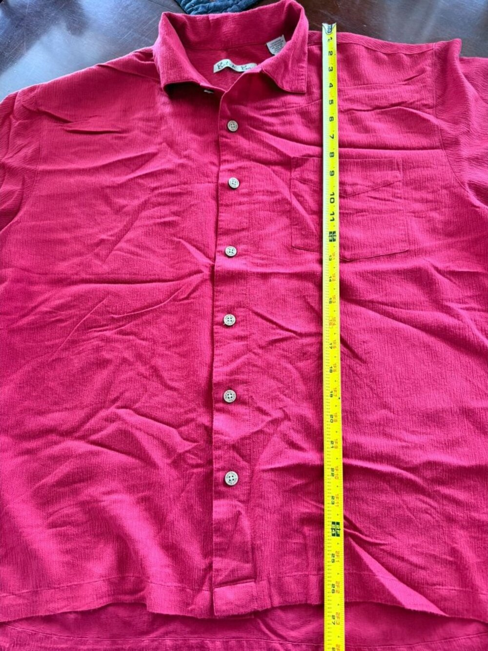Batik Bay Mens Red Short Sleeve Button-Down Shirt Size L 73% Rayon 27% Polyester